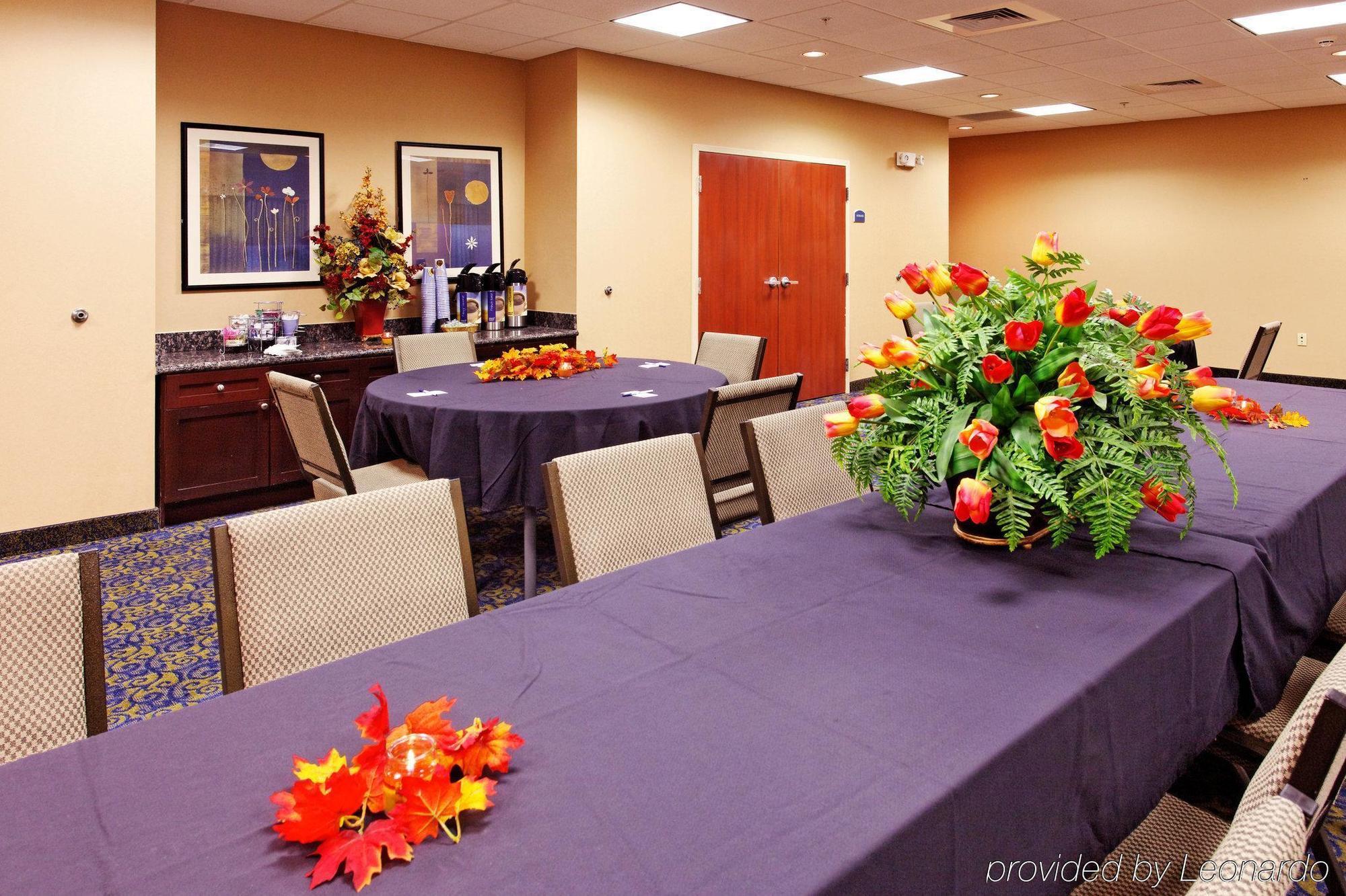 Holiday Inn Express & Suites Cookeville By Ihg Съоръжения снимка