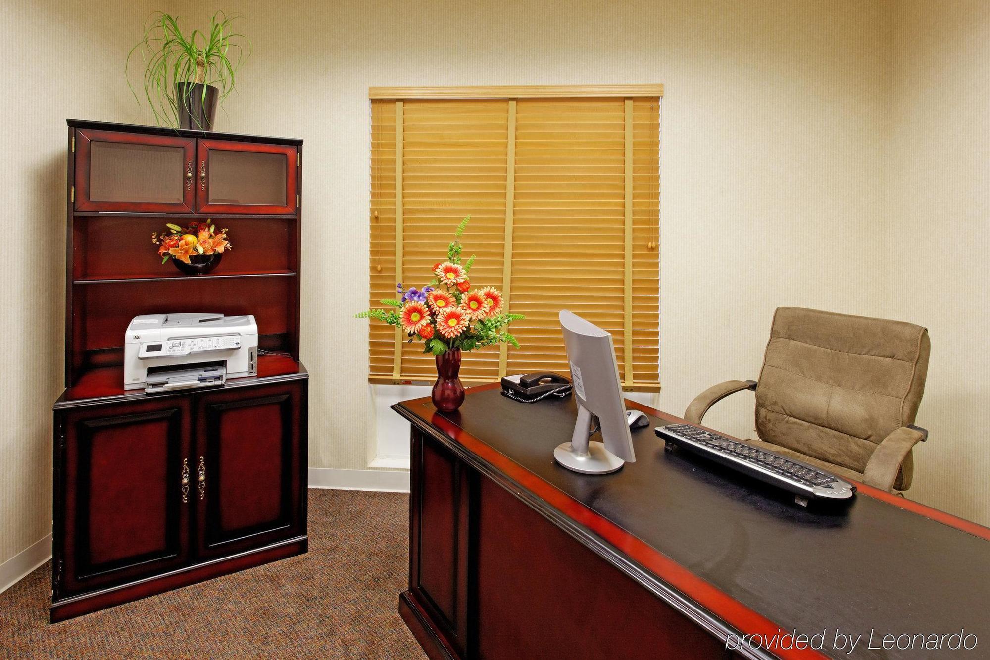 Holiday Inn Express & Suites Cookeville By Ihg Съоръжения снимка